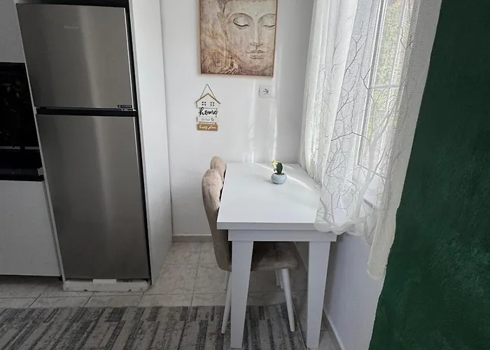 Jona Center Confort Studio! טיראנה